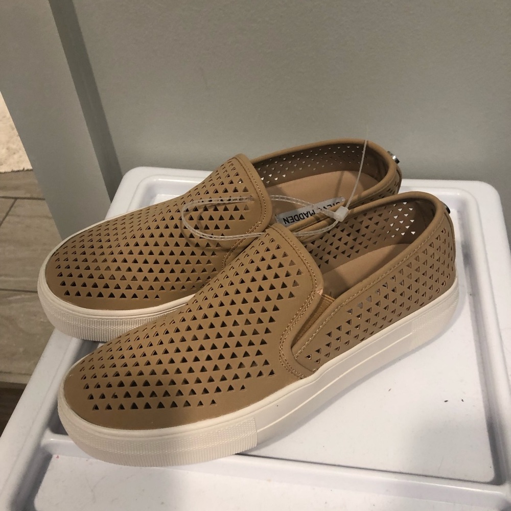 Steve Madden Slip-On Sneaker